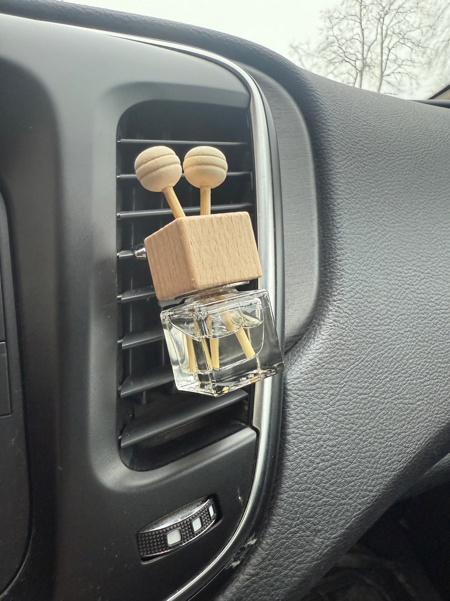 Clip-in car diffusers